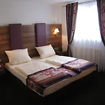 Altdeutsche Weinstube 3*