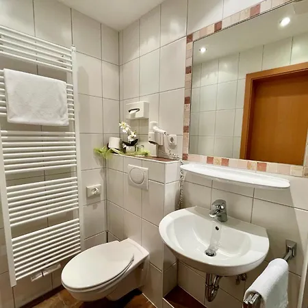 Altdeutsche Weinstube 3*