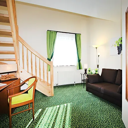 Altdeutsche Weinstube 3*