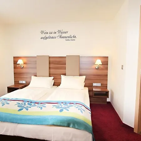 Hotel Altdeutsche Weinstube 3*