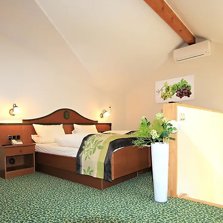 Altdeutsche Weinstube Otel